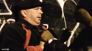 Tini kisasszony és a 30 centis barna dárda