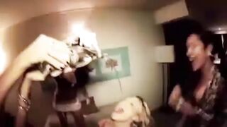 Tini nőci a nevelő testvérén lovagol