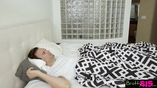 Perverz tini nőci a nevelő faterjával szexel