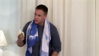 Orosz tini nőci és a két cerka