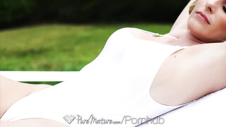 Cory Chase popója megrakva
