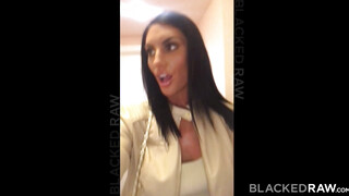 August Ames muffját csoki csávó reszeli