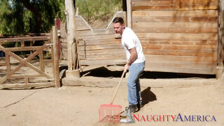 My Friends Hot Moms - Brett Rossi és a tanyasi manus