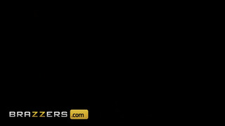 Brazzers - Cherie Deville fiatal hapsival közösül