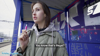Public Agent - Fiatal csajszi pénzért baszik