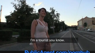 PublicAgent - Rövid hajú lány dugni akar