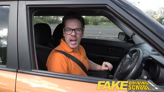 Fake Driving School - meztelenre vetkőzös és basszál !!
