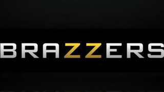 Vampirella a hatalmas faszra indul be igazán - Brazzers