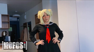 Mofos - Sweetie Fox a cosplayes hölgyemény popsiba kefélve