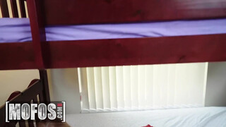 Mofos - Sloan Harper és Joseline Kelly a leszbi szobatársak