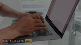 Brazzers - Ebony Mystique szereti a méretes néger pélót