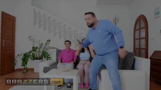 Brazzers - Jennifer Mendez tini hapsi káróján lovagol