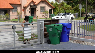 Nadia White fiatal pasival kúrel - Anal mom