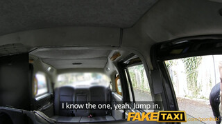 FakeTaxi - Világos Szőke kiscsaj baszható a hátsó ülésen