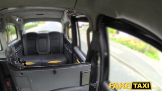 Fake Taxi - Méretes picsájú brazil milf análba kúrva