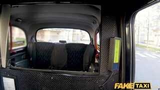 Fake Taxi - 19 éves tini csajszi szexelni akart