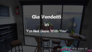 Gia Vendetti a fullos hosszú combú latin amerikai