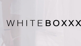 WHITEBOXXX - kikötözve nyalatja ki a pináját a kiscsaj