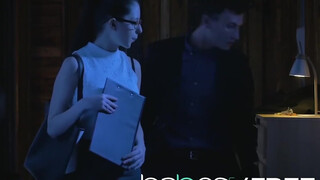 Rebecca Volpetti hatalmas kárót kap a análjába