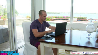 Michelle Martinez a cuki spanyol tini - Naughty America