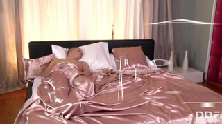 Katerina Hartlova a nagy csöcsű tini bige