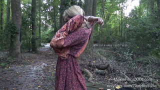 MoxieFilms - Méretes kannás hippi kiscsaj