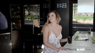 PrivateBlack - Anna Polina a méretes keblű fiatal nőci