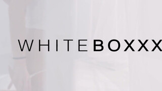WHITEBOXXX - csodaszép, fullos kisasszony az ágyban