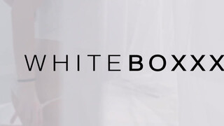 WhiteBoxxx - Lena Reif a méretes kannás orosz csajszi