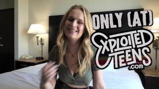 Karla Kush a méretes kannás fiatal hölgyemény