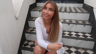 Lily Phillips a szomszéd csávóval közösül