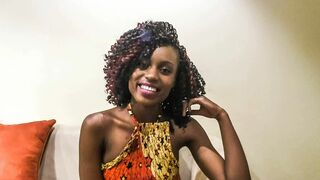 Mosolygós néger csinibaba pov castingon durván bekúrva