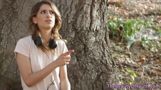 Alexa Grace tini pinája forrón dörzsölődik leszbi szerelmében