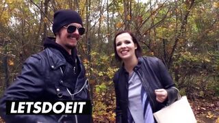Méretes keblű néger hajú német kisasszony felvétel a hatalmas kombiban vad baszásra