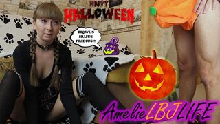Pici boszorkány megidézi a méretes kárót és alaposan megbasszák, hogy beleélvezzen a puncijába - halloween 2020